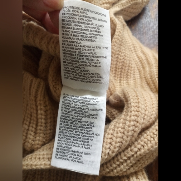 H&M Beige Knit Pullover - Picture 4 of 6